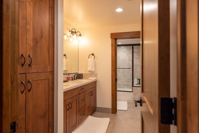 9113 Heartwood Drive, Truckee, CA 96161