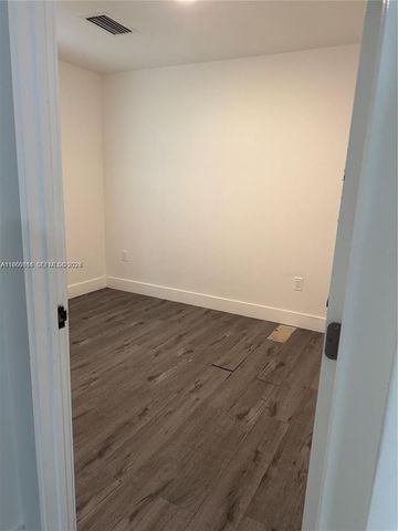 224 NW 57th St B, Miami, FL 33127