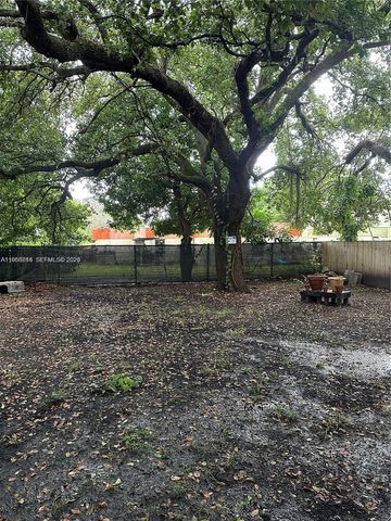 224 NW 57th St B, Miami, FL 33127