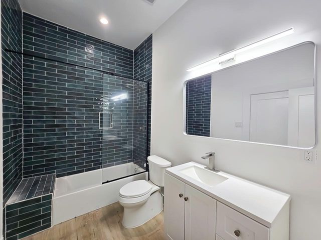 404 E 37th Street, Houston, TX 77018