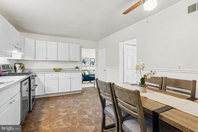 11 THANKSGIVING WAY, Newark, DE 19702