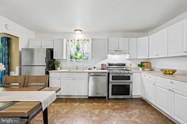 11 THANKSGIVING WAY, Newark, DE 19702