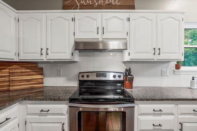 21525 W 51st Street, Shawnee, KS 66226