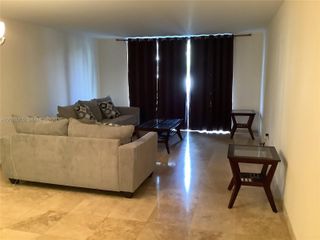 2801 NE 183rd Street 111W, Aventura, FL 33160