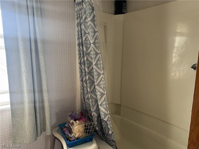 250 29th Street NW, Barberton, OH 44203