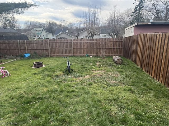 250 29th Street NW, Barberton, OH 44203