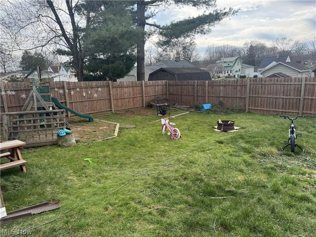 250 29th Street NW, Barberton, OH 44203