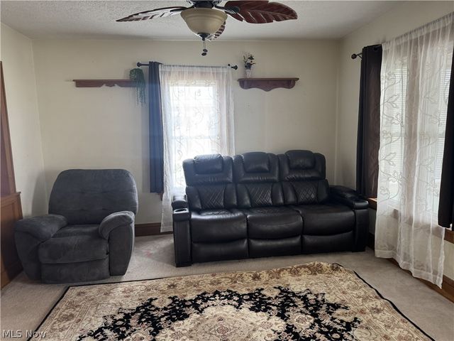 250 29th Street NW, Barberton, OH 44203