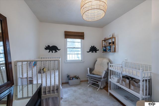 8533 Lafayette Avenue, Omaha, NE 68114