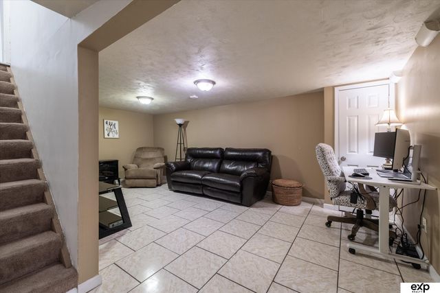 8533 Lafayette Avenue, Omaha, NE 68114