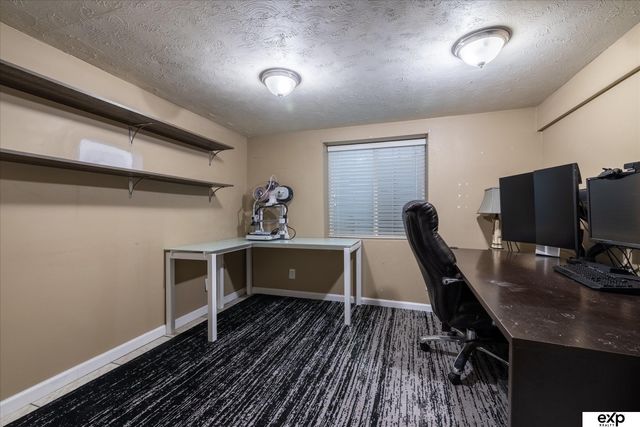8533 Lafayette Avenue, Omaha, NE 68114