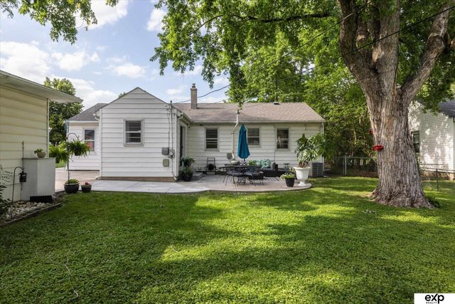 8533 Lafayette Avenue, Omaha, NE 68114