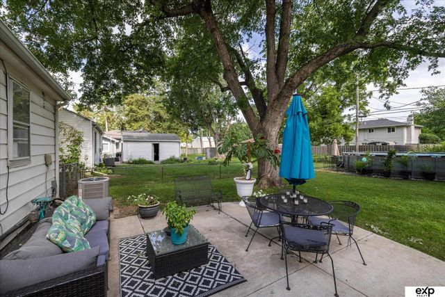 8533 Lafayette Avenue, Omaha, NE 68114