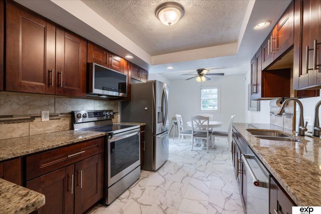 8533 Lafayette Avenue, Omaha, NE 68114