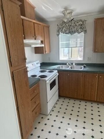 802 S Forrest Street #1, Westport, WA 98595