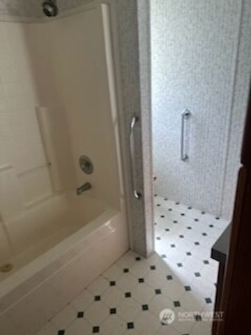 802 S Forrest Street #1, Westport, WA 98595