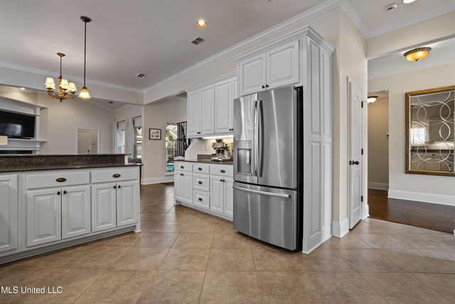 6305 Silverleaf Drive, Ocean Springs, MS 39564