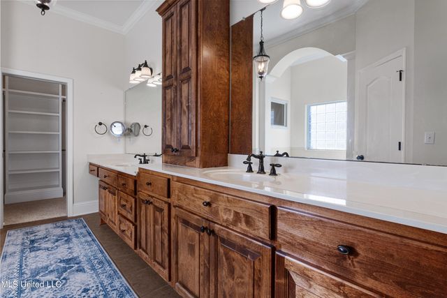 6305 Silverleaf Drive, Ocean Springs, MS 39564