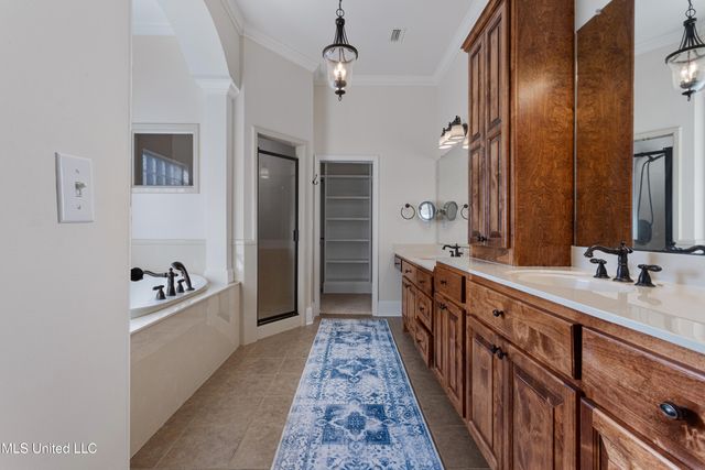 6305 Silverleaf Drive, Ocean Springs, MS 39564