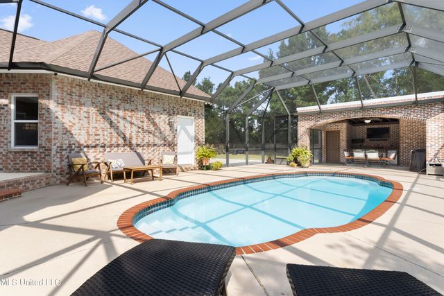 6305 Silverleaf Drive, Ocean Springs, MS 39564