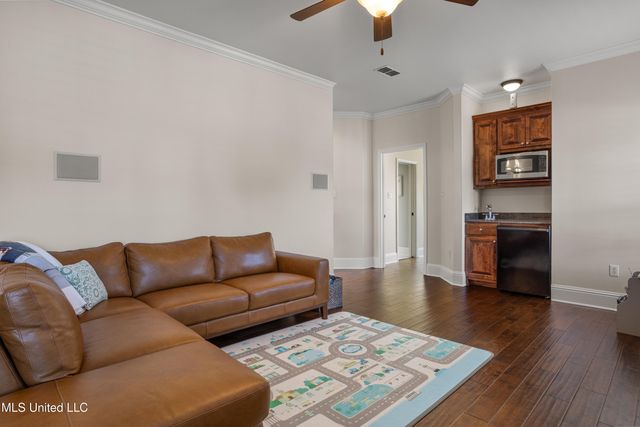 6305 Silverleaf Drive, Ocean Springs, MS 39564