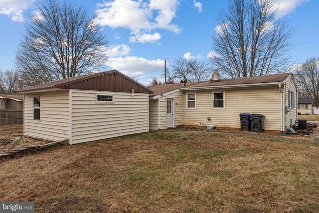98 HOLLY DR, Trappe, PA 19426