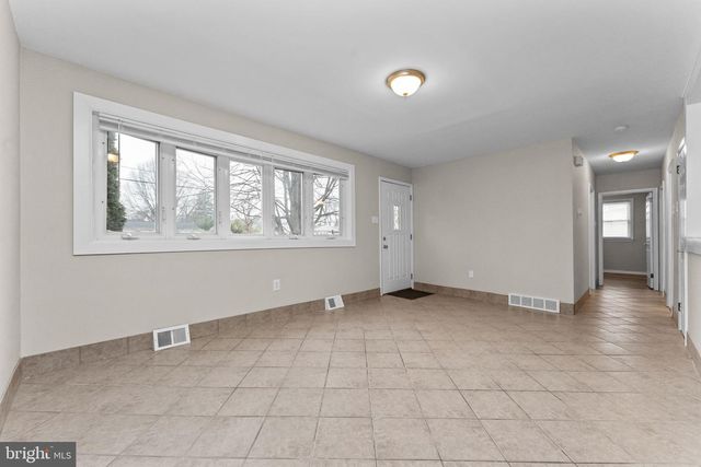 98 HOLLY DR, Trappe, PA 19426