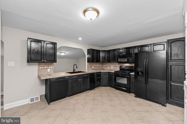 98 HOLLY DR, Trappe, PA 19426