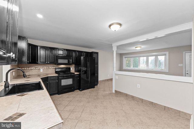 98 HOLLY DR, Trappe, PA 19426