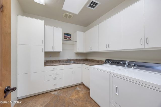 3288 E Camino Juan Paisano, Tucson, AZ 85718