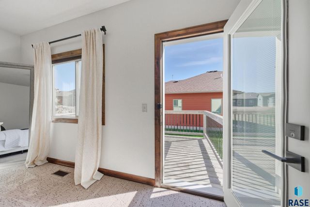 4900 E Cattail Dr Drive, Sioux Falls, SD 57110