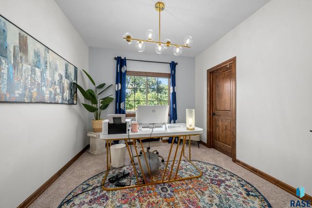 4900 E Cattail Dr Drive, Sioux Falls, SD 57110