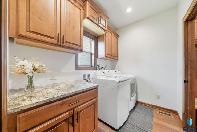 4900 E Cattail Dr Drive, Sioux Falls, SD 57110