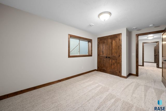 4900 E Cattail Dr Drive, Sioux Falls, SD 57110