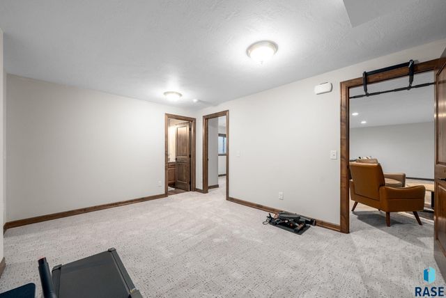 4900 E Cattail Dr Drive, Sioux Falls, SD 57110