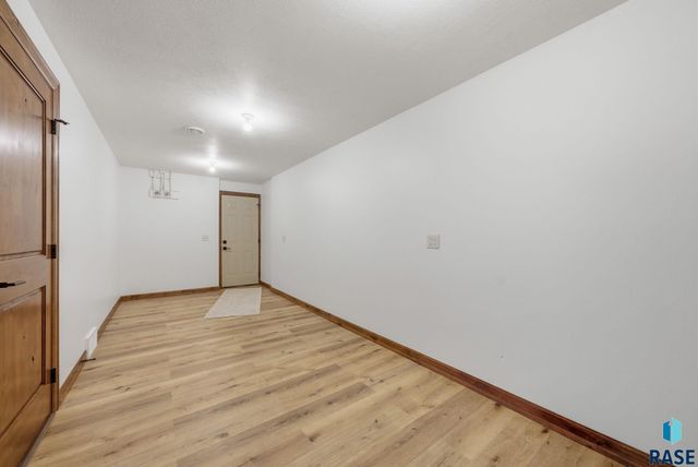 4900 E Cattail Dr Drive, Sioux Falls, SD 57110