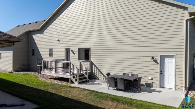 4900 E Cattail Dr Drive, Sioux Falls, SD 57110