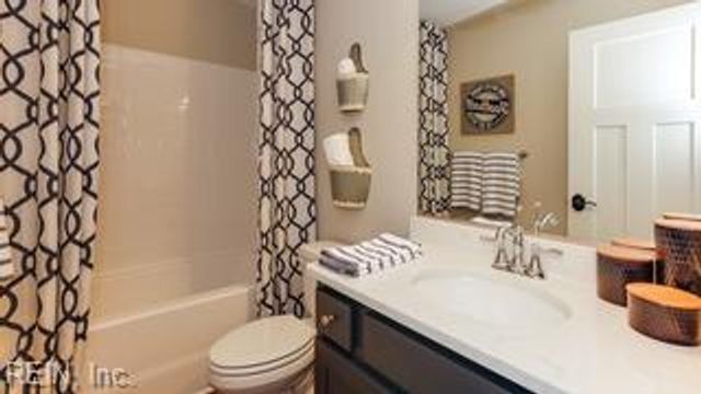 158 Long Cove DR, Suffolk, VA 23435