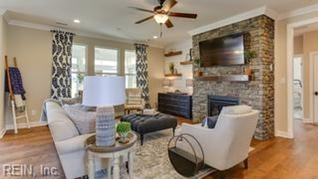 158 Long Cove DR, Suffolk, VA 23435