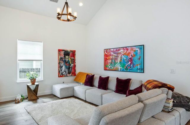 2330 W SAINT LOUIS STREET, Tampa, FL 33607