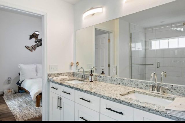 2330 W SAINT LOUIS STREET, Tampa, FL 33607