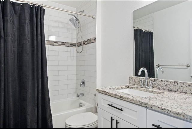 2330 W SAINT LOUIS STREET, Tampa, FL 33607