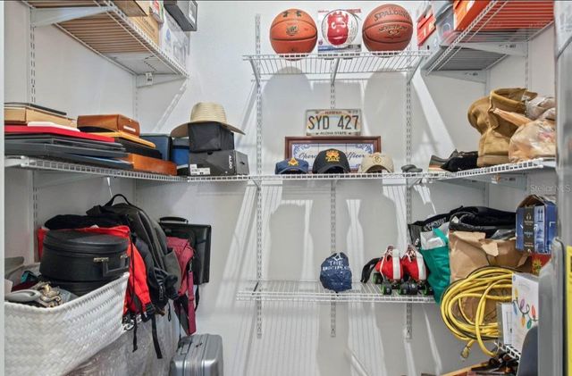 2330 W SAINT LOUIS STREET, Tampa, FL 33607