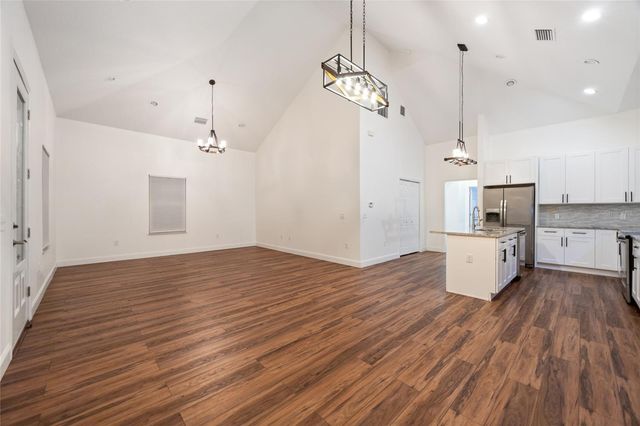 2330 W SAINT LOUIS STREET, Tampa, FL 33607