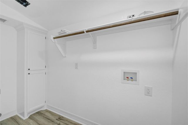 524 Magnolia Street, Lake Jackson, TX 77566