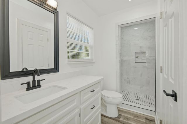 524 Magnolia Street, Lake Jackson, TX 77566