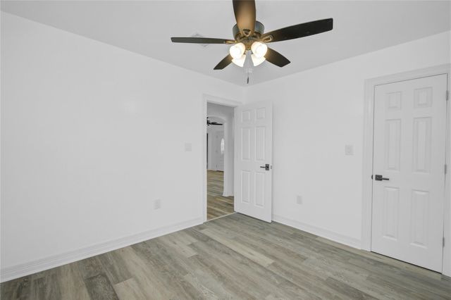 524 Magnolia Street, Lake Jackson, TX 77566