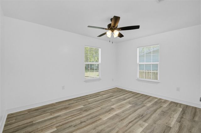 524 Magnolia Street, Lake Jackson, TX 77566