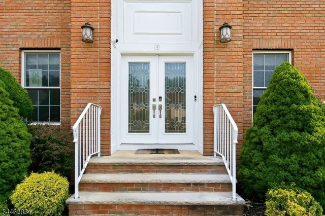 9 Trista Way, South Plainfield Boro, NJ 07080