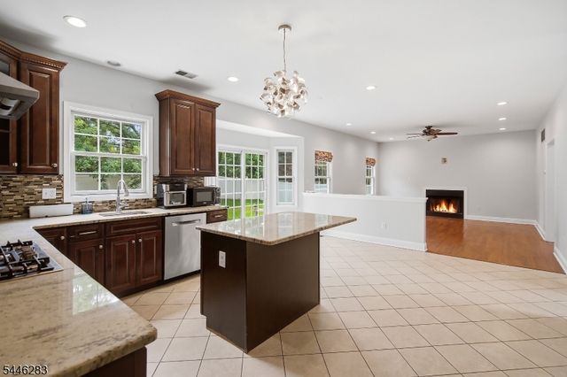 9 Trista Way, South Plainfield Boro, NJ 07080